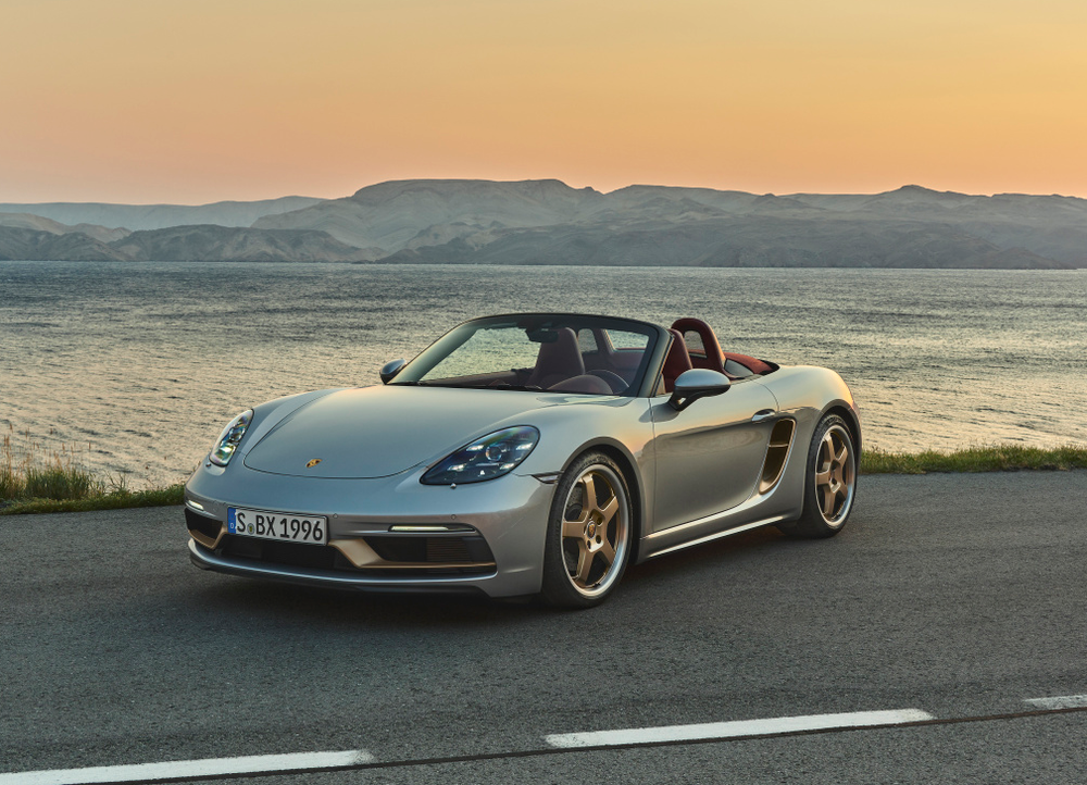 百万内可拿下保时捷纪念版敞篷跑车酒红内饰41秒破百