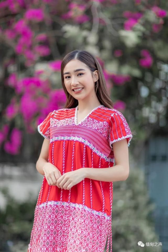 克伦族是缅甸第三大民族,约有372万人口,占缅甸全国人口数量的6.2%.