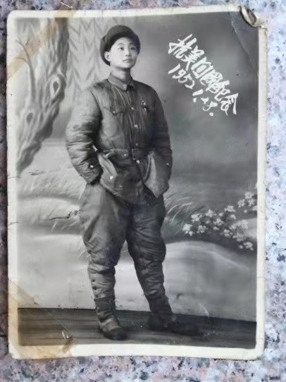 《跨过鸭绿江》央视热播,一位抗美援朝老战士寄来一封信