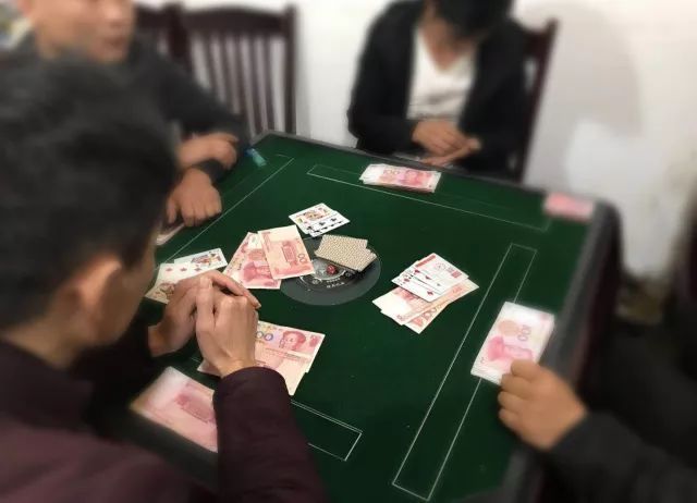 老公下班不回家,跟朋友打牌到很晚,说明了你对他的吸引力下降,麻将