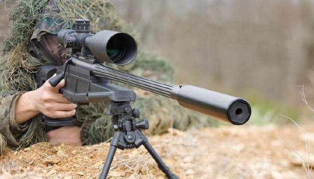 被狙击手瞄准听到枪响后闪躲来得及吗专家仅一种情况能活命