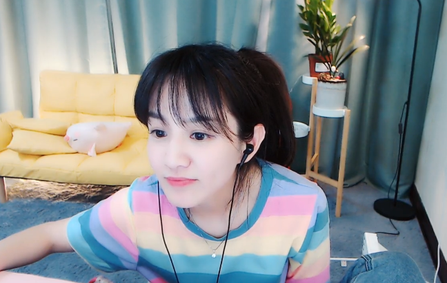 文儿连续直播近20小时神豪小眼睛豪刷60万单场收入129万