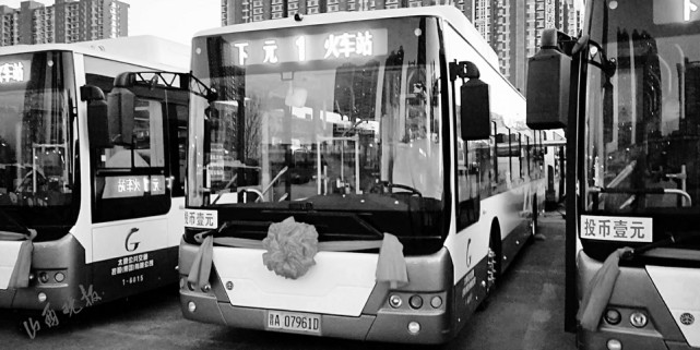 太原1路公交车迎来第四代纯电动接棒大1路