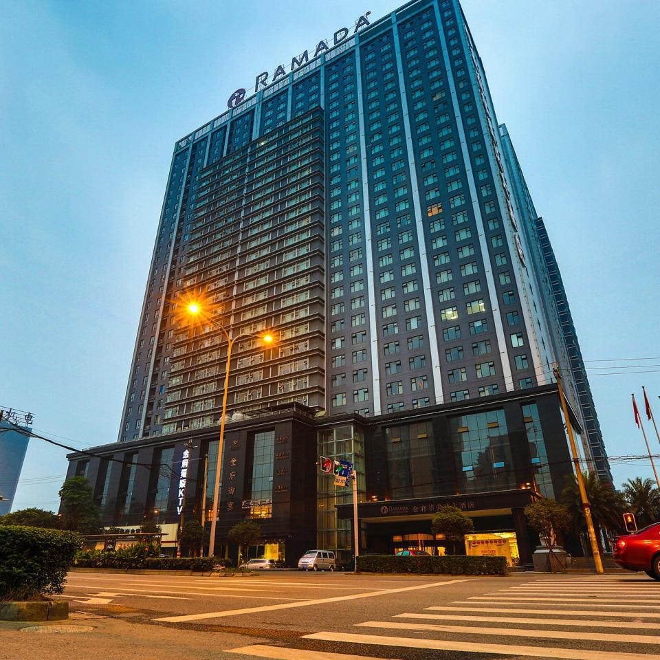 新年变型年成都我毫不掩饰自己的喜欢