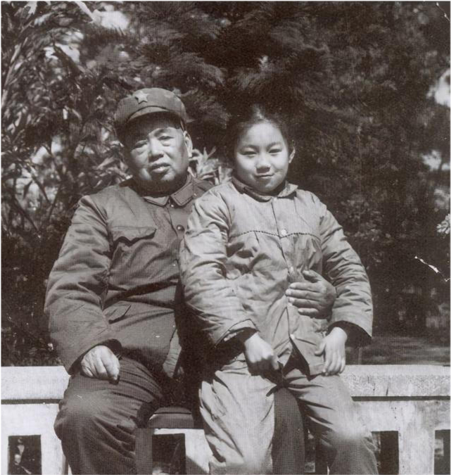 女儿向人透露自己父亲是上将许世友许世友知道后提着枪上街找人