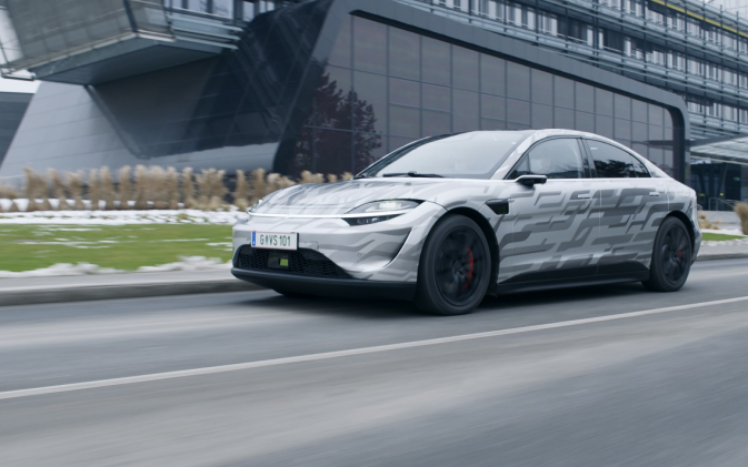 ces观察除了带用户进入赛博空间索尼还要跟创作者一起飞