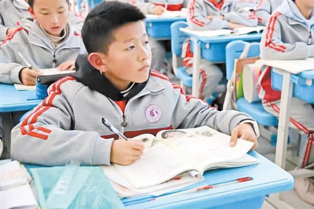 日前,曲靖衡水实验中学初一年级29班少先队员金尚谦喜获"全国优秀少先