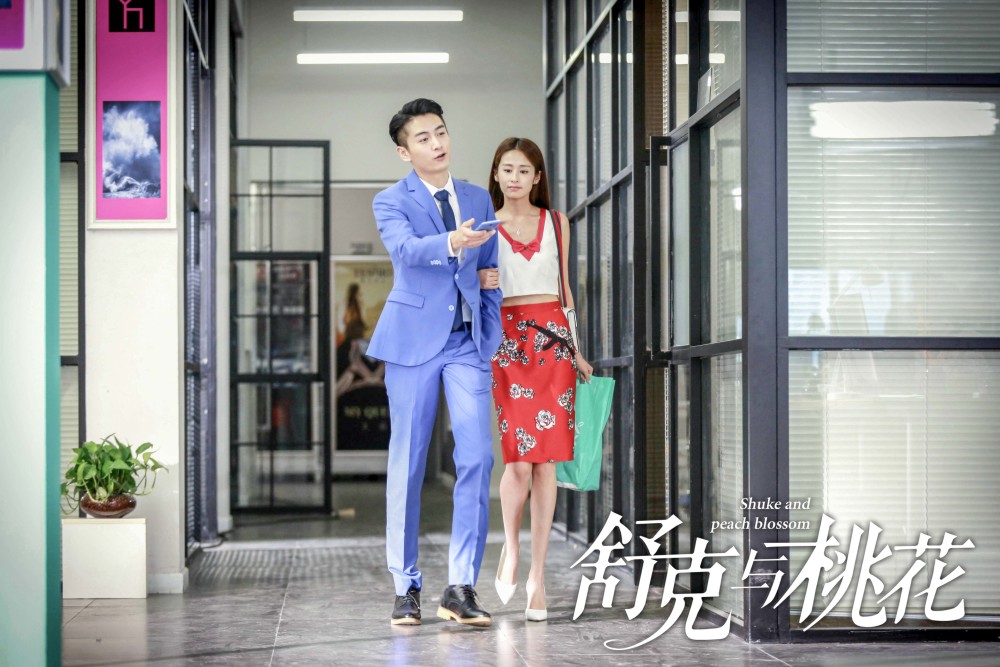 舒克与桃花热播陈晓颖儿恋情曲折引关注