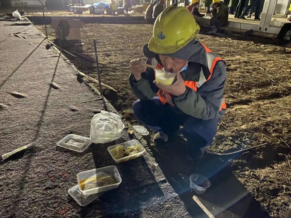 千万网友云监工记者带你现场直击