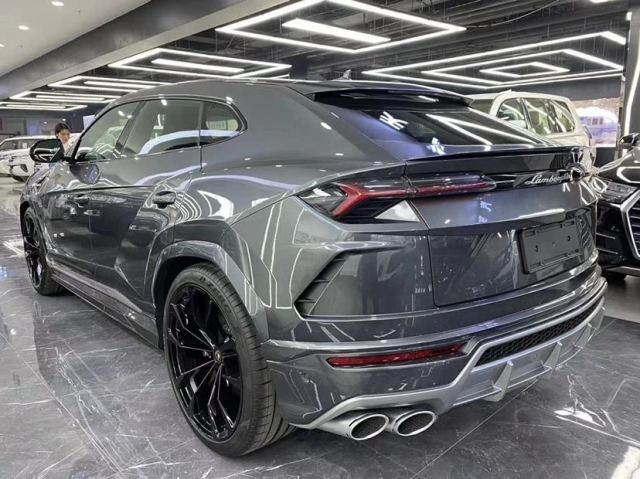 兰博基尼suv野牛urus顶级运动型越野车 港口到货静态体验