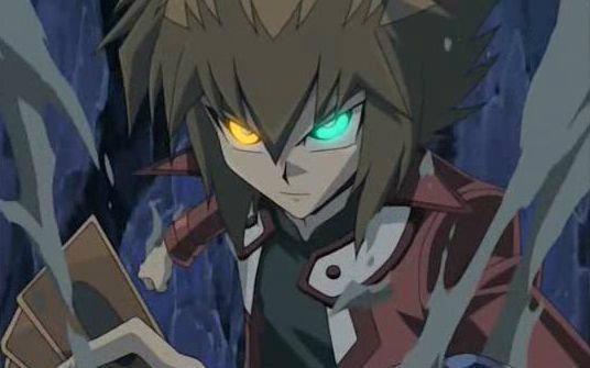 如果代入主角游城十代的角度,会看得非常累,因为十代周围都是一群猪