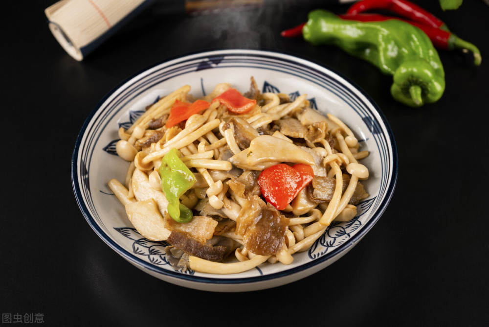 杂菇炒肉丝软嫩入味超下饭营养丰富的美味家常菜上班族必备