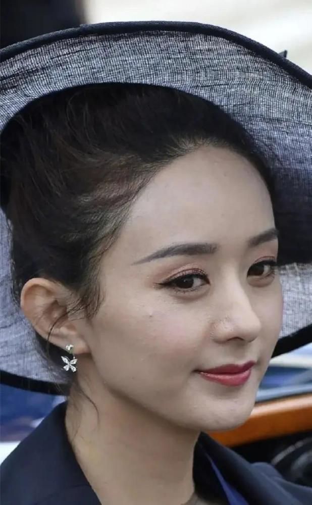 赵丽颖生图曝光痘痘黑头皮肤状态差产后复出后童颜不在