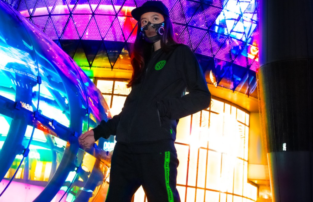 雷蛇推出N95透明智能口罩 带上忽灵忽灵的