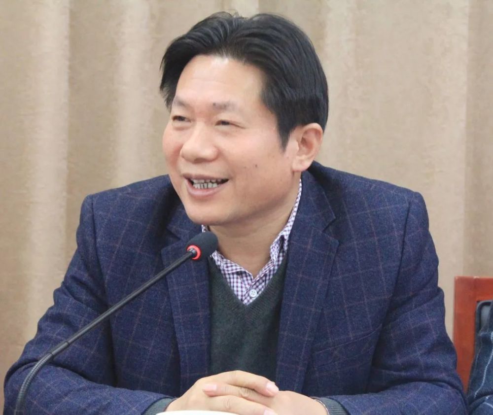 丁来富越城区迪荡街道世禾社区党委第一书记2020年是脱贫攻坚决战决胜