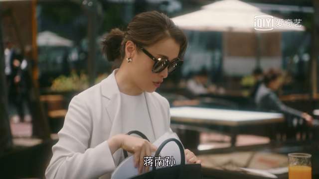 《流金岁月》终于知道小姨为什么输给唐欣了,铜墙铁壁没有弱点_腾讯