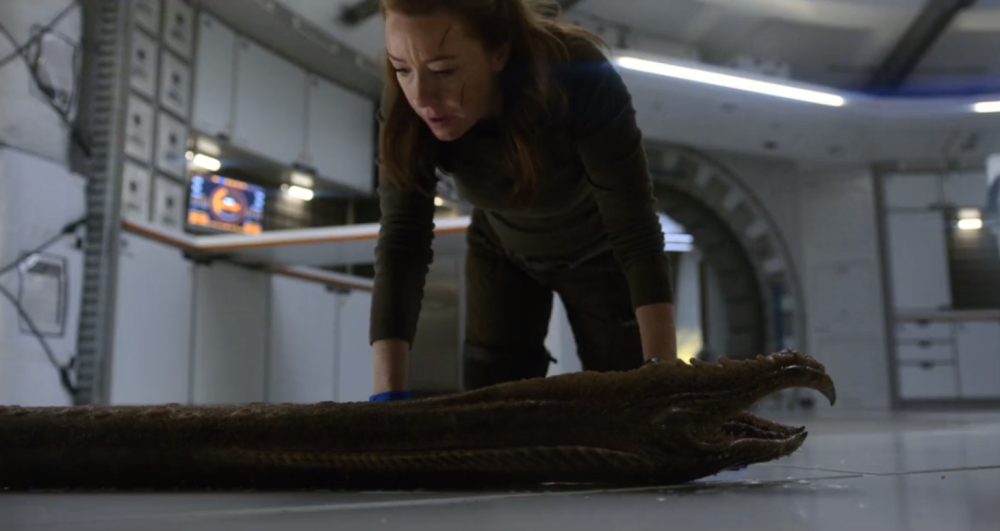 殖民者定居外太空旅途中遭遇袭击幸存者流落到陌生星球三