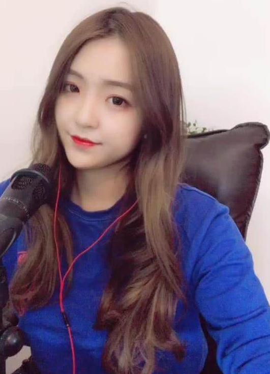 m哥还能红多久长相甜美嗓音沙哑m哥凭啥圈粉3000多万