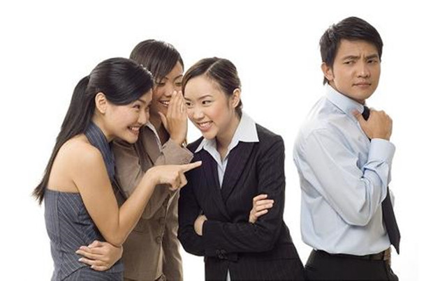 同事之间关系再好也别在这3个方面越界否则容易得罪人