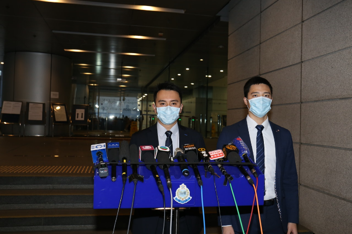 香港李伯被烧案纵火犯及同党已潜逃海外代购机票同伙被捕