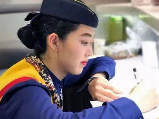 女子高铁放外音还拒戴口罩,被劝阻后打伤乘务员