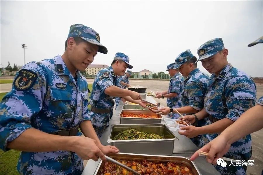 海军的后勤兵今天还要坚强的后勤保障除了前线奋勇杀敌的勇士但是想要