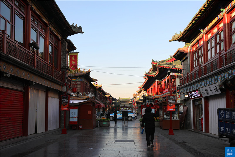 只是名字流传下来了,现今的钟楼街与鼓楼街,都在帽儿巷附近