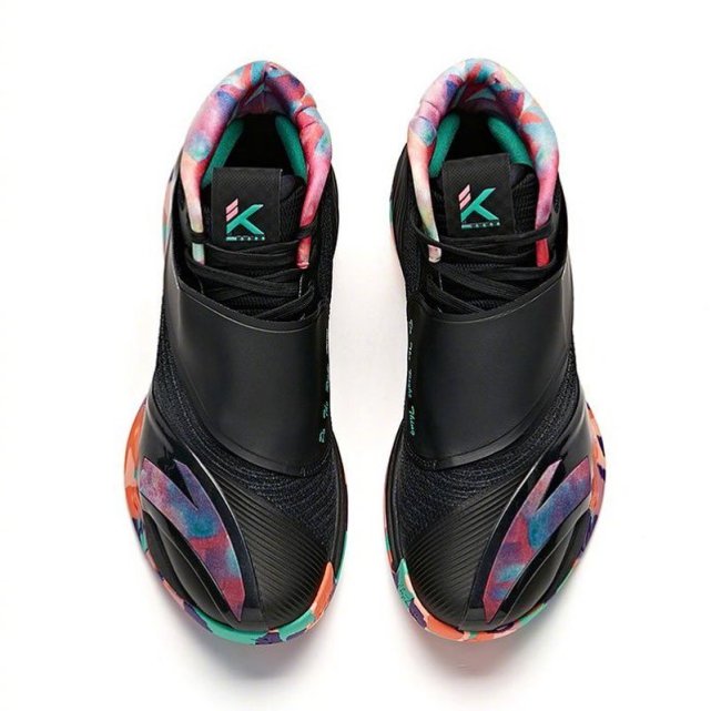 安踏kt6两款新配色曝光分别是黑人月和黑蓝配色