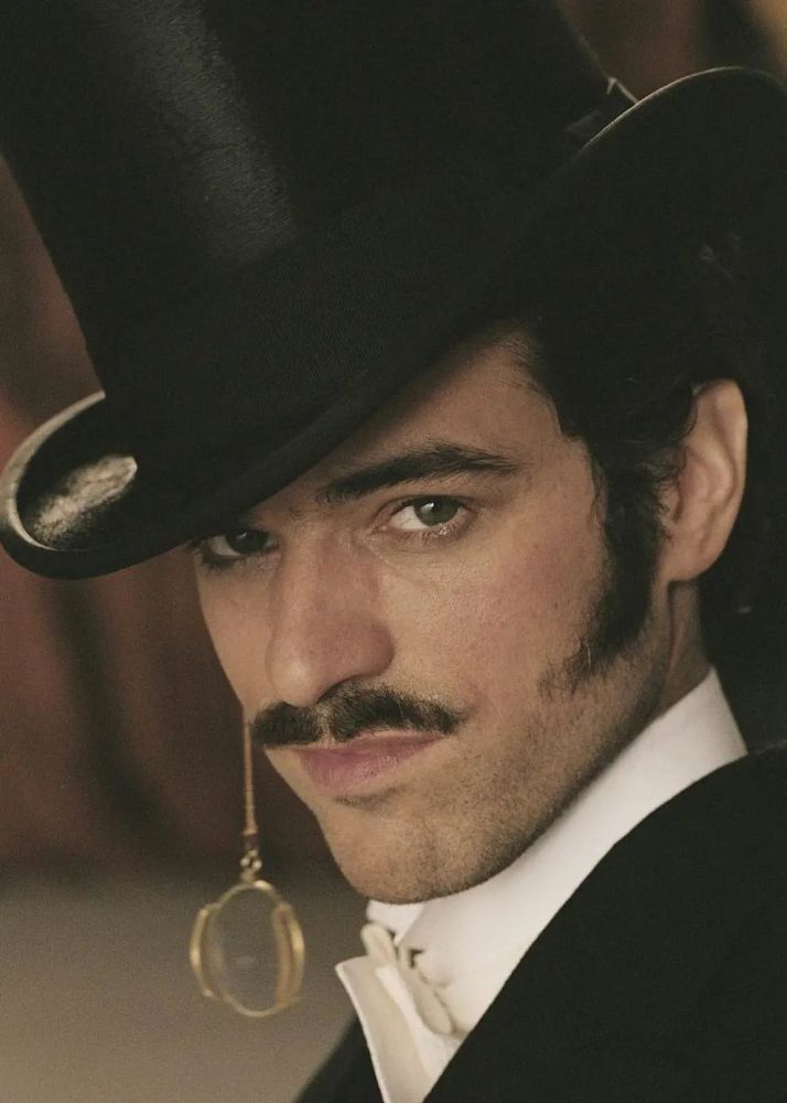 众多的小说家,漫画家对"亚森·罗平"这一形象进行了二次创作,衍生