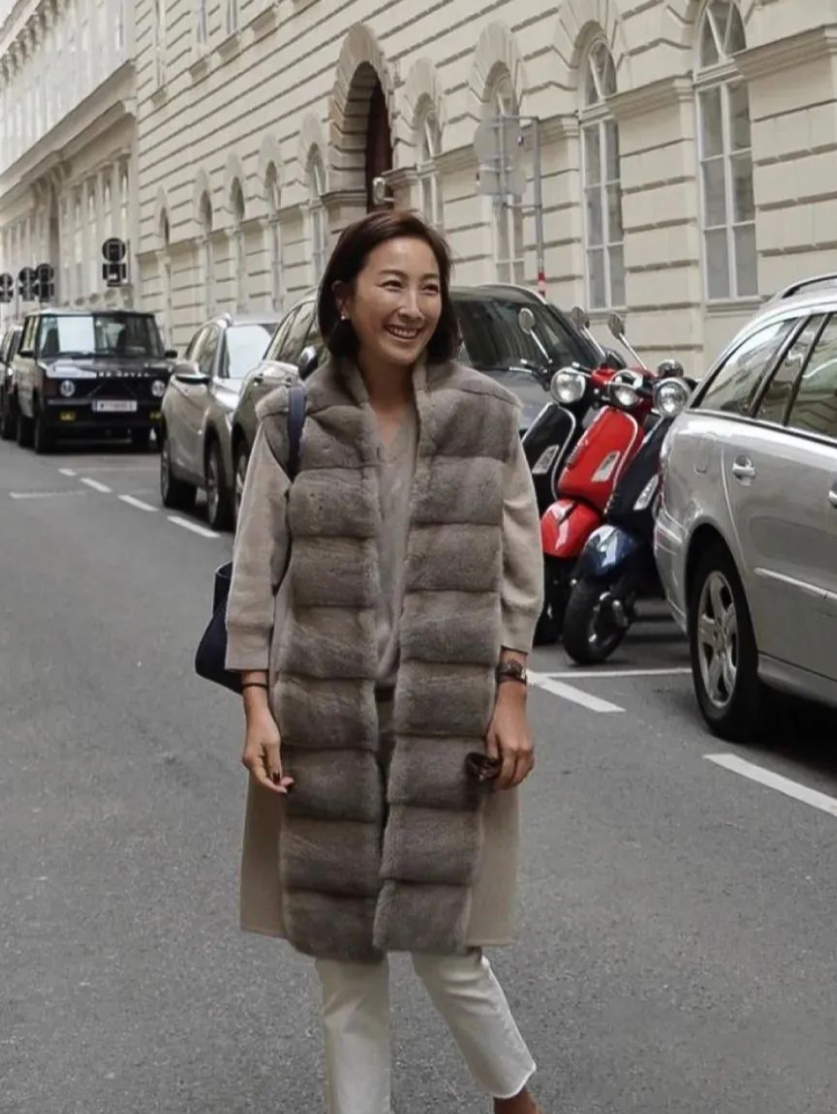 一位韩国大妈的穿搭火了简单日常50岁穿出30岁的感觉