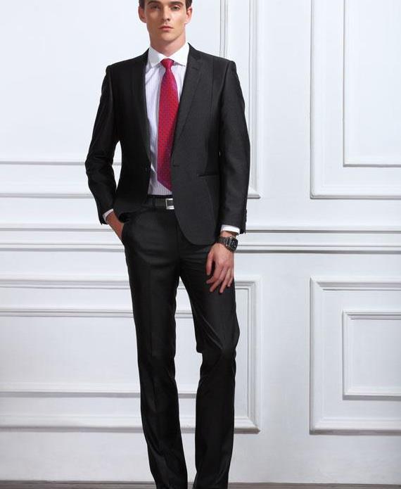 苏宁太子张康阳最新大片曝光一身黑西装太贵气比王思聪帅多了