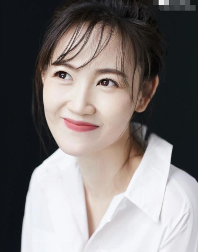 也是偶尔跟大家分享一些自己的爱用好物,看得出来,2021年的马蓉,对