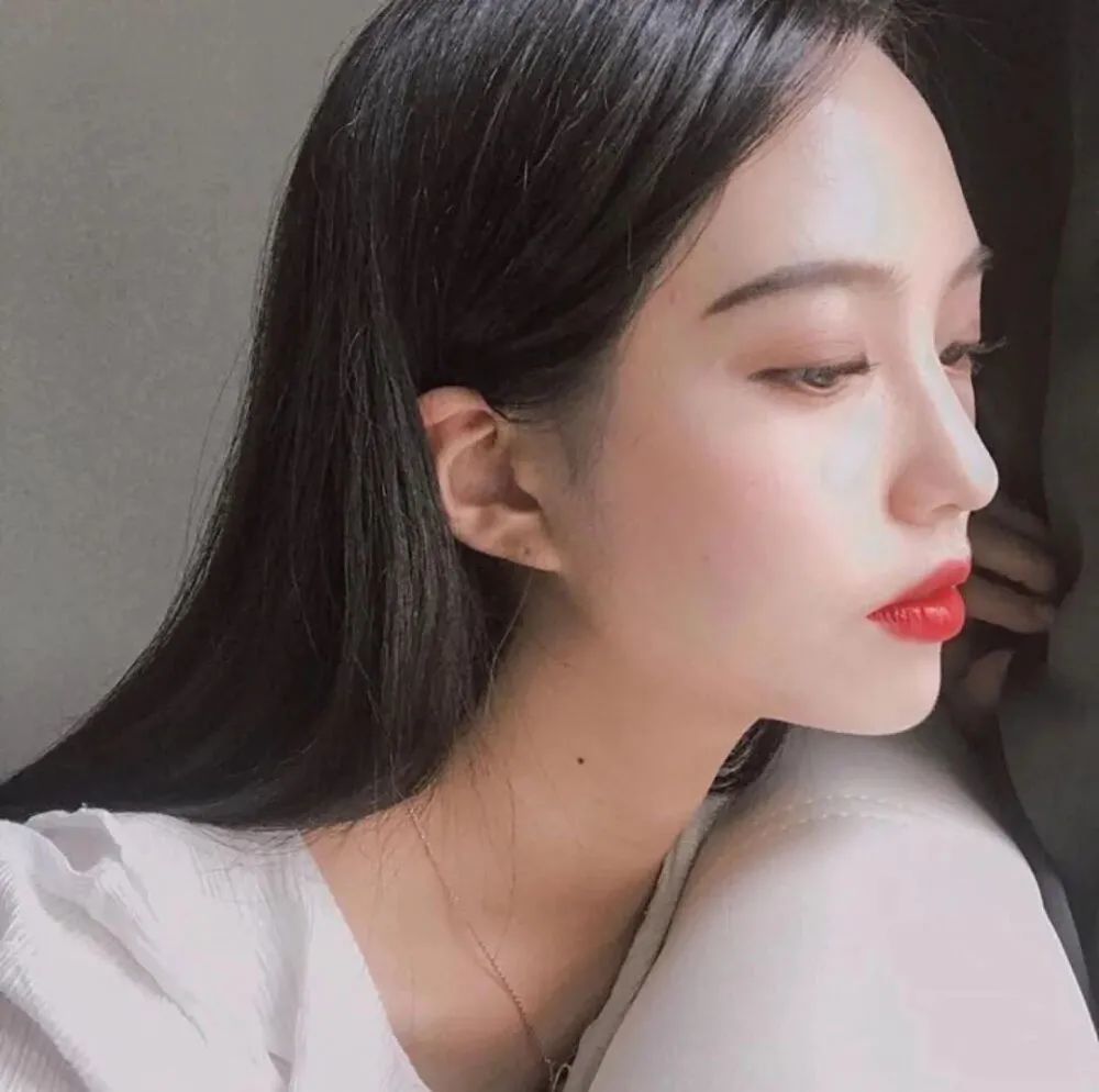 头像丨佳人相陪清风伴随