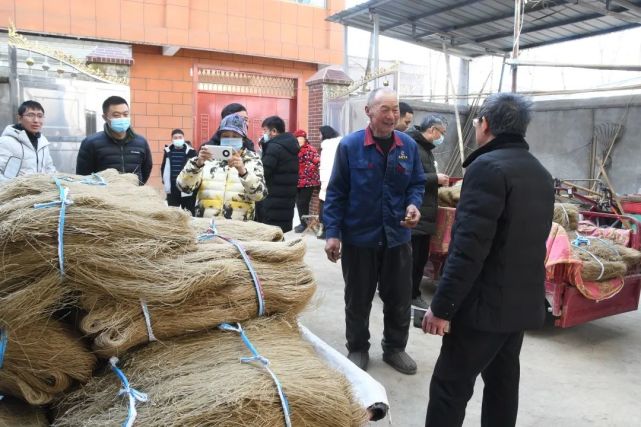 員楊靜一行開展消費扶貧活動臨泉縣土坡鄉張廟村市文化旅遊體育局到