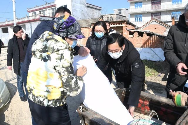 員楊靜一行開展消費扶貧活動臨泉縣土坡鄉張廟村市文化旅遊體育局到