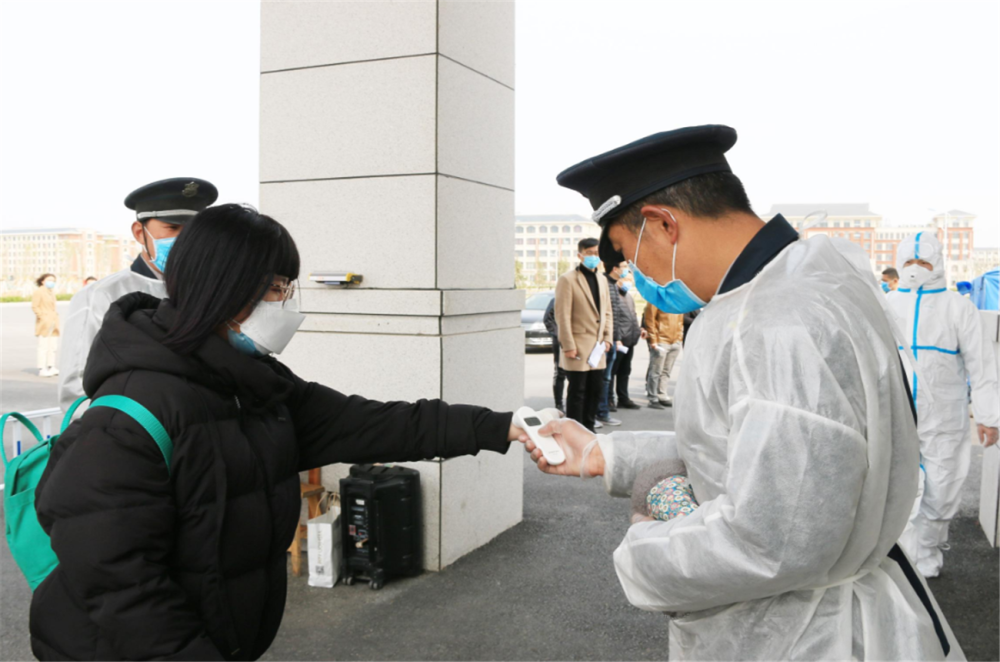 学生疫情放假图片图片