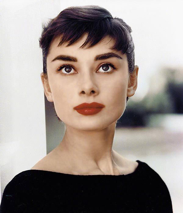 一种无法超越的美,赫本的眉毛和猫眼