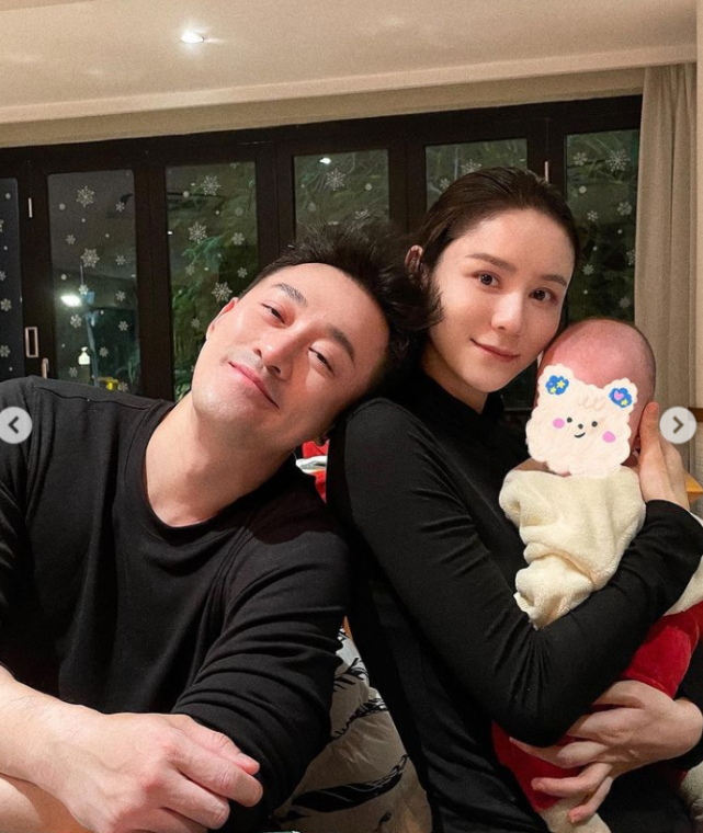 林峯酒吧豪掷百万,张馨月晒游艇出海,夫妻潇洒实力炫富_腾讯新闻