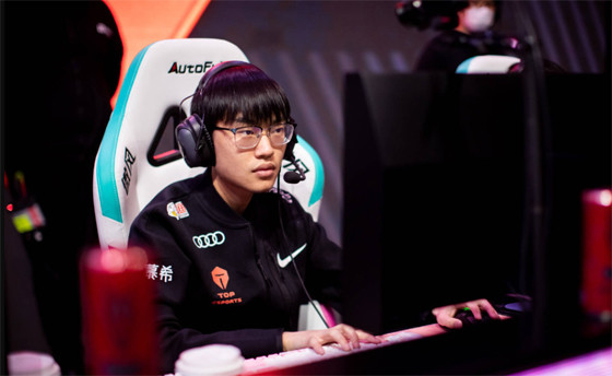 tes赛后采访-karsa:拿到mvp挺开心希望后面越打越好