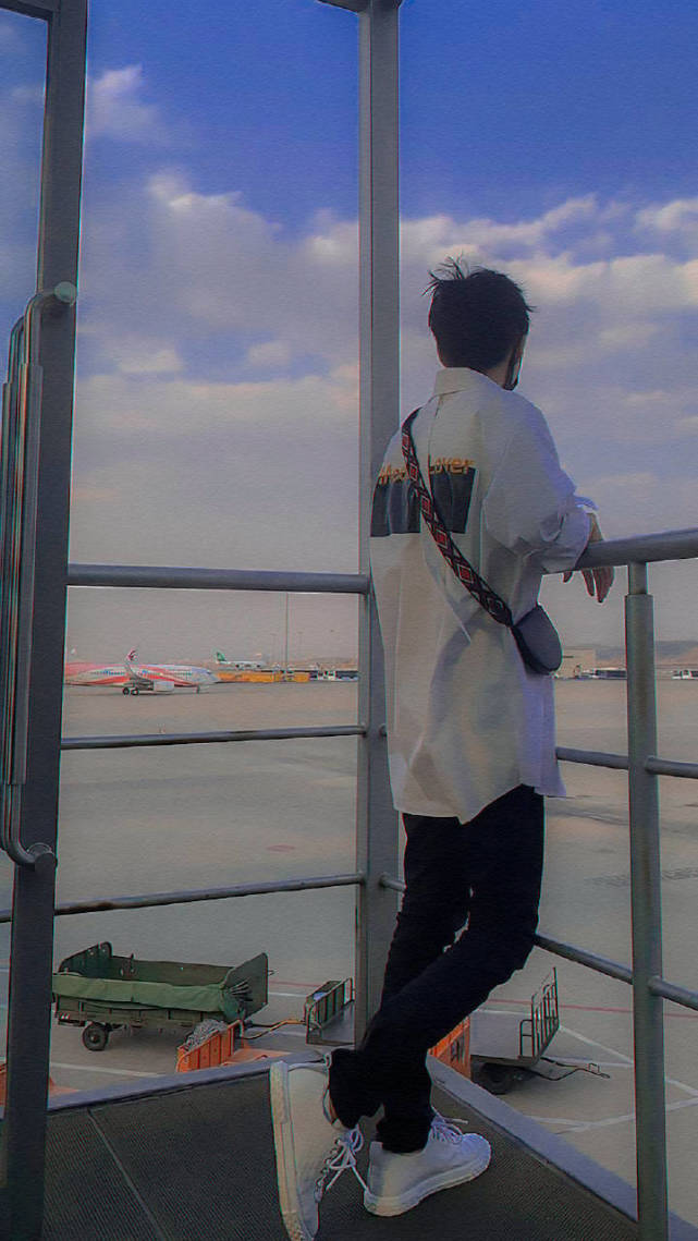 壁纸王俊凯背影合集