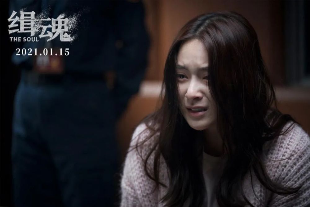 看电影前,谁会注意到她?