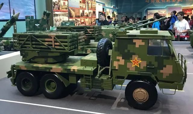 下钢雨了,一次齐射40发,国产11式火箭炮火力到底有多猛