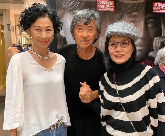 叶倩文晒59岁生日照,脖子以上都是皱纹,但真实老去反倒漂亮!
