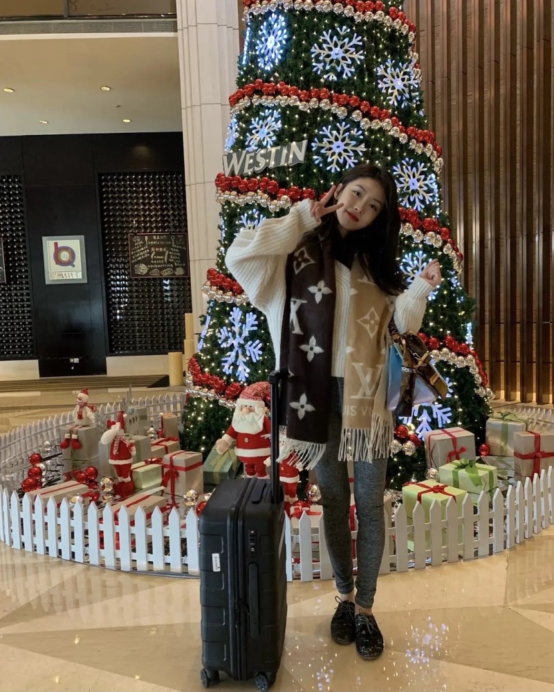 半藏森林的身高比较矮小,再加上身材也特别瘦,所以对于大多数的男生来
