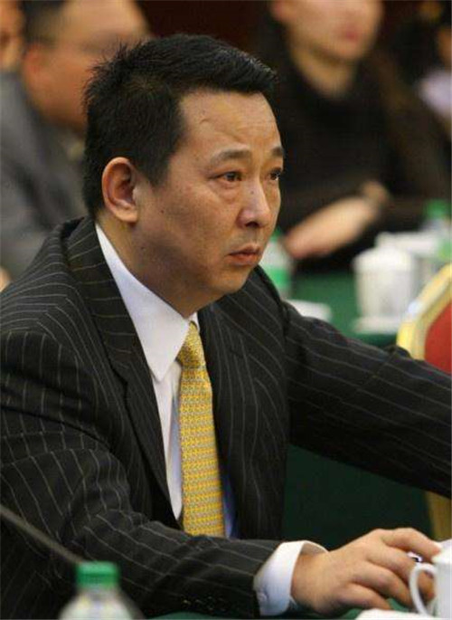 他身家四百亿汶川地震捐5000万慈善的背后却是杀人无数的恶魔