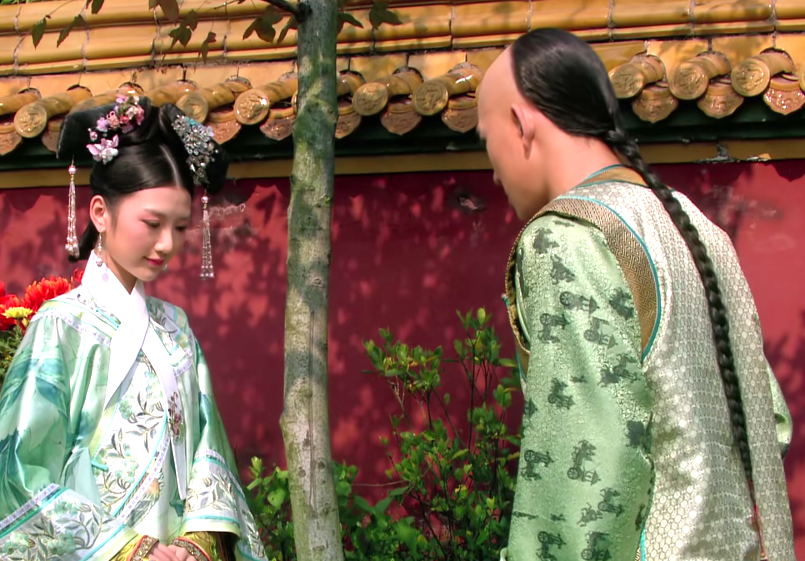 甄嬛传:敬妃发现三阿哥喜欢瑛贵人,为何不先告诉甄嬛?背后原因太震惊