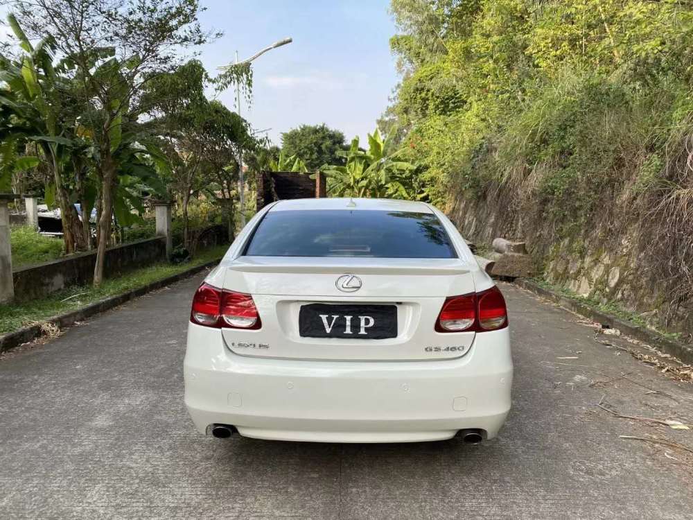 2011年雷克萨斯gs460售价12.8万,复古的经典造型更显豪华感