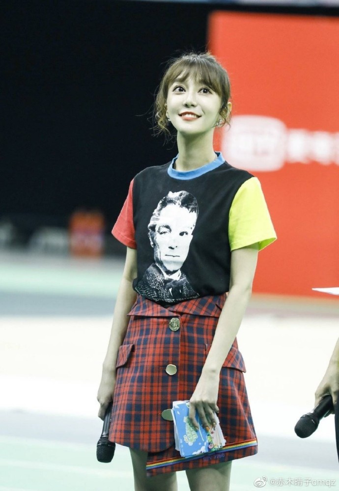 主持人雅琴肉脸瞪大眼吓观众!惨遭留言攻击 粉揭心疼真相