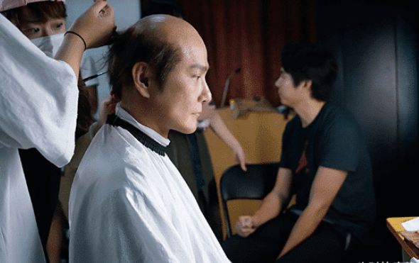 曾经的偶像一朝"谢顶",如果你的偶像变成这样的话,你能接受吗