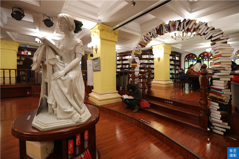哈尔滨藏着最美的欧式书店——果戈里,没想到这么惊艳!